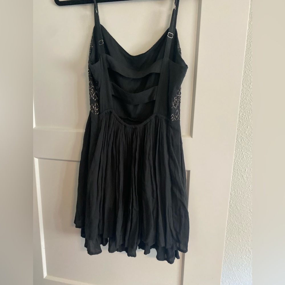 Dress - Picture 3 of 4